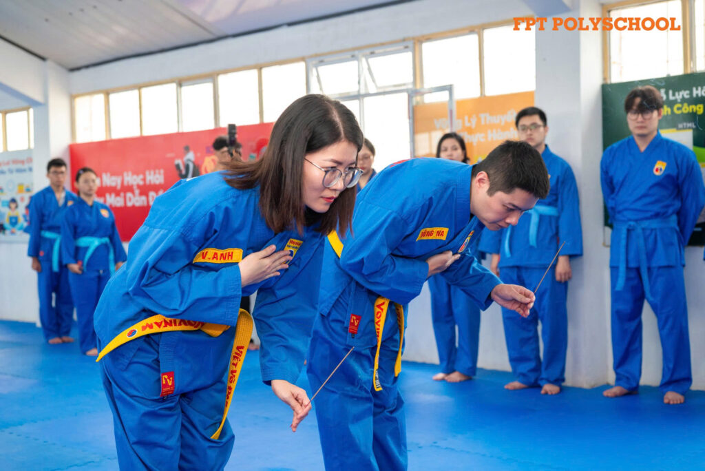 FPT PolySchool & FPT Polytechnic Hải Phòng tổ chức lễ tưởng niệm Sáng ...