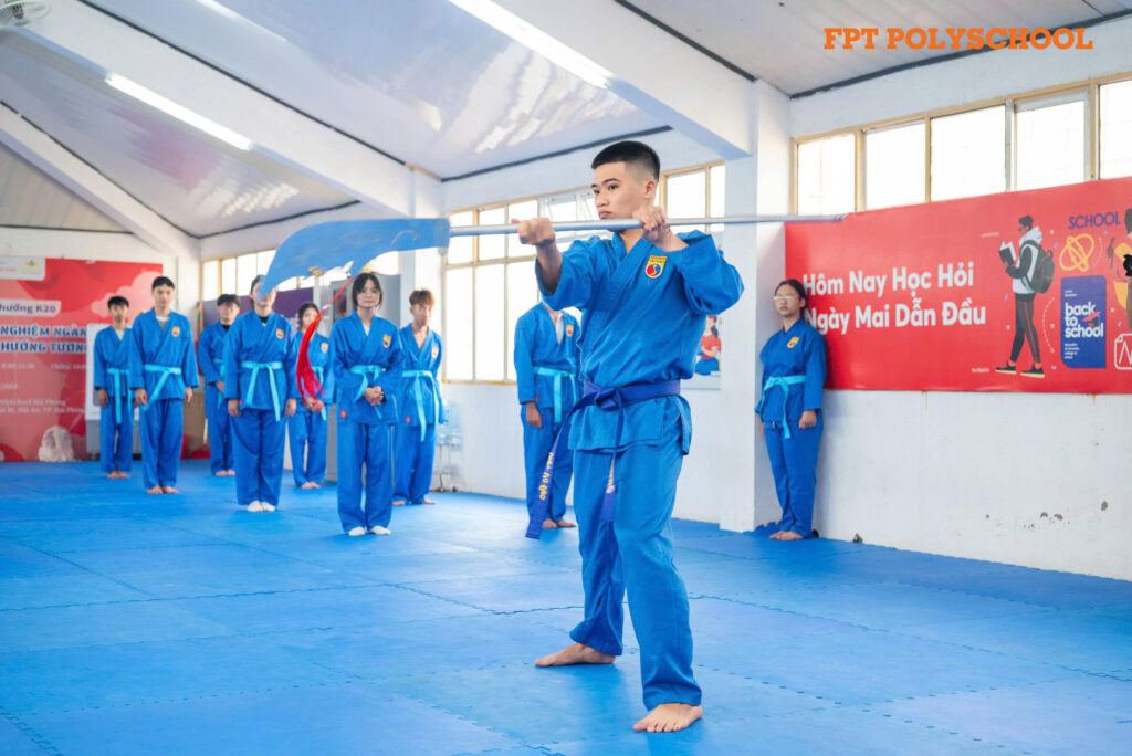 FPT PolySchool & FPT Polytechnic Hải Phòng tổ chức lễ tưởng niệm Sáng ...